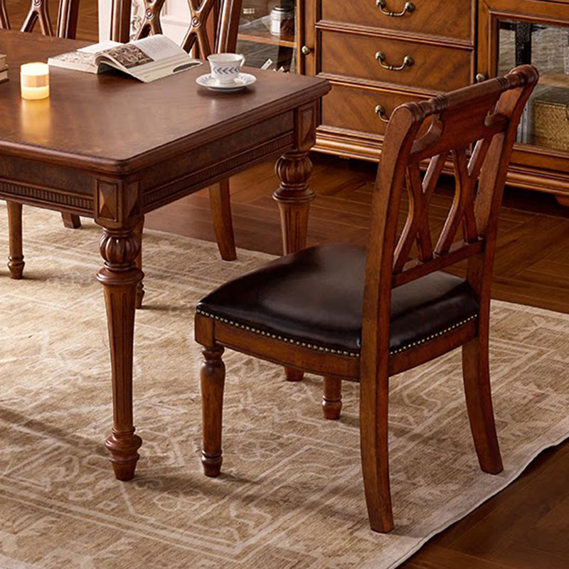 Table de salle à manger American, 5 Pieces: Table, 4 Chairs
