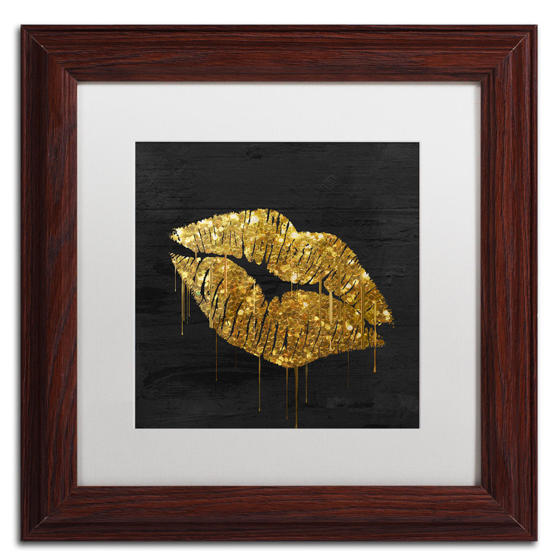 «Golden Lips» par Jadaya, impression encadrée, Blanc, H 16 po x l 16 po x P 0,5 po, Cadre brun