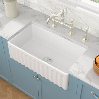 Évier de cuisine à simple cuve en céramique blanche à tablier réversible 33 po L x 18 po