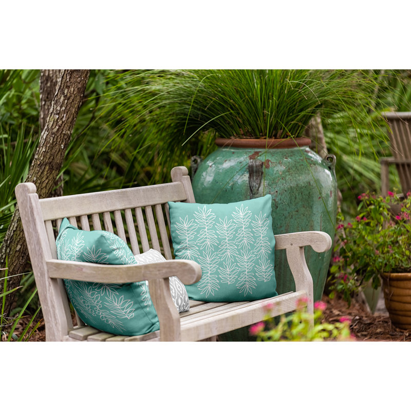 Coussin intérieur / extérieur Leafy Branch, H 20 po x l 20 po, Bleu ciel / floral blanc