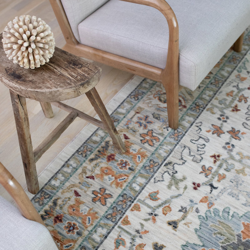 Oriental Machine Woven Gray/Beige Wool and Nylon Blend Area Rug, Rectangle 5'3" x 7'6"