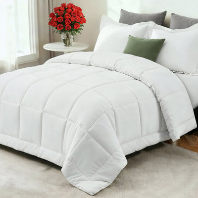 Goose Down Alternative Comforter – All Season, Warm & Lightweight, Ultra Soft Fluffy Duvet Insert