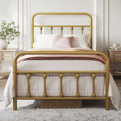 Classic Metal Platform Bed Iron Open-Frame Bed with High Headboard and Footboard