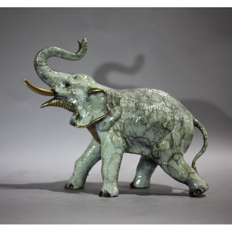 Petit éléphant droit H 13 po