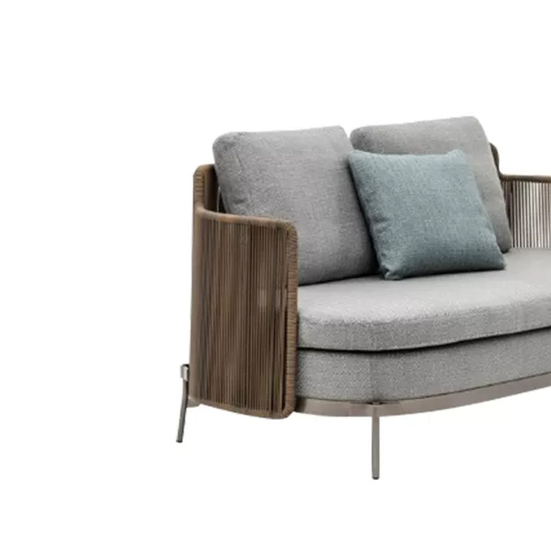 Causeuse d'extérieur en osier 62,99 po Meryle avec coussins Sunbrella®