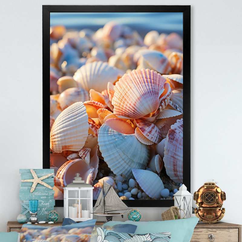 «Beach Photo Sunlit Shells I», reproduction sur toile, Cadre photo noir, L 12 po x H 20 po