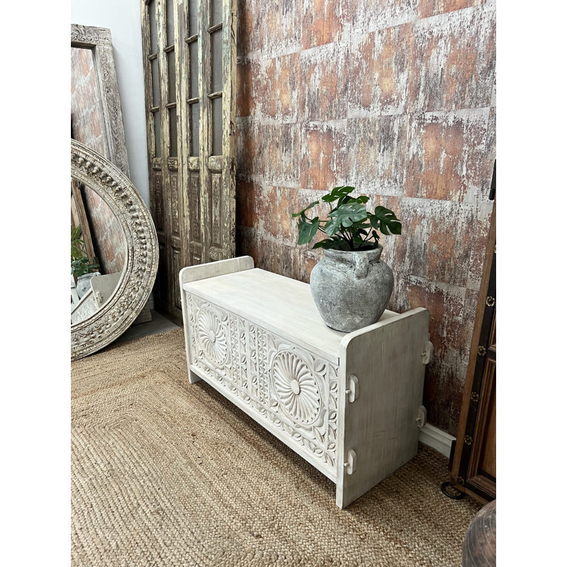 Ahria Accent Trunk
