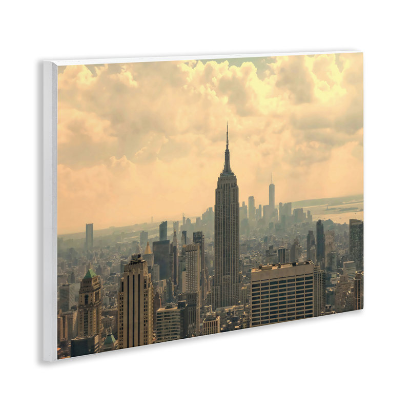 Plaque murale NYC Skyline with Clouds, design par LSR Creative Studio