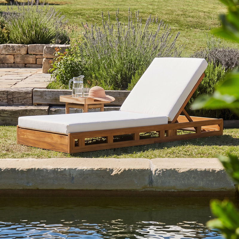 Chaise longue en bois d'acacia de patio Vane avec dossier et coussin réglables, Crème, crème, 1