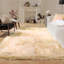Tapis jaune en fausse peau de mouton à poils longs-746045857