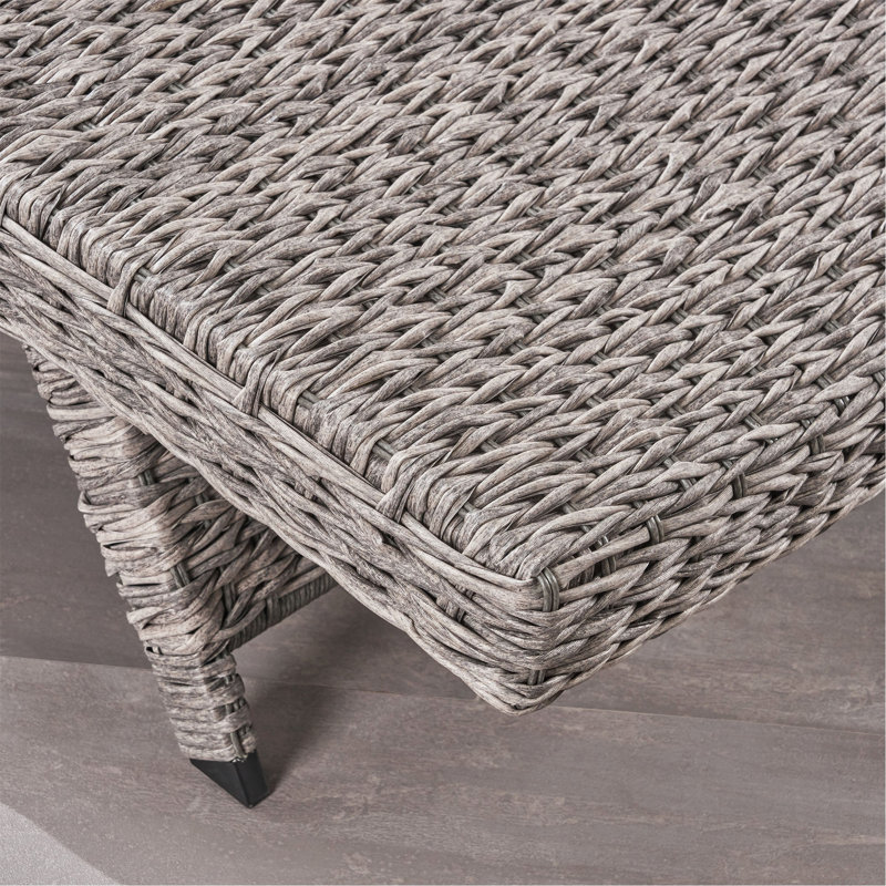 Chaise longue en osier crème