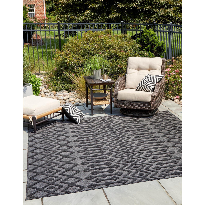 Hearns Geometric Indoor / Outdoor Rug, Square 7'10"