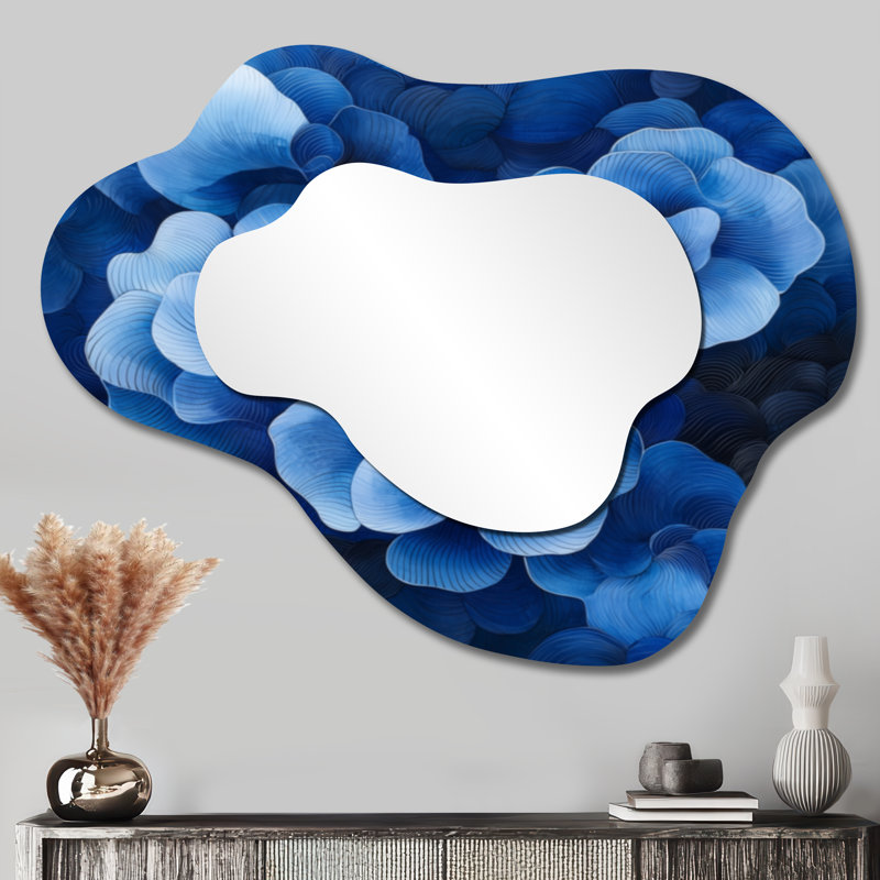 Bleu et blanc hydrangée Soundwave Hydrangea - miroir mural asymétrique hydrangée, miroir de coiffeuse traditionnel, imprimé sur métal