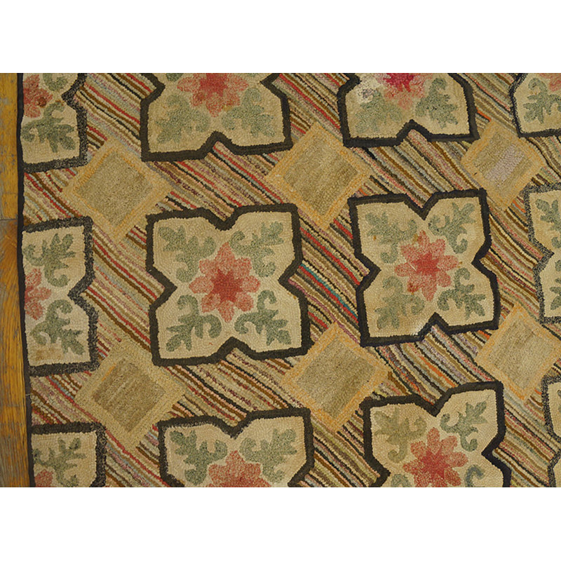 Petit tapis crocheté à motif floral