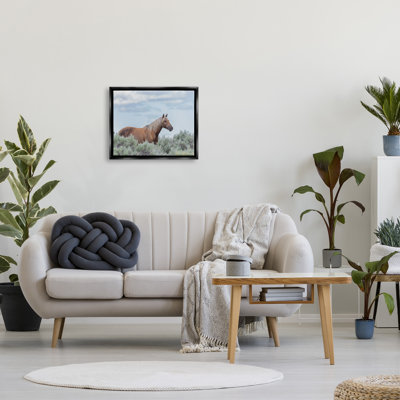 «Stallion Horse parmi les buissons» par Lauri McFerrin - photographie sur toile tendue