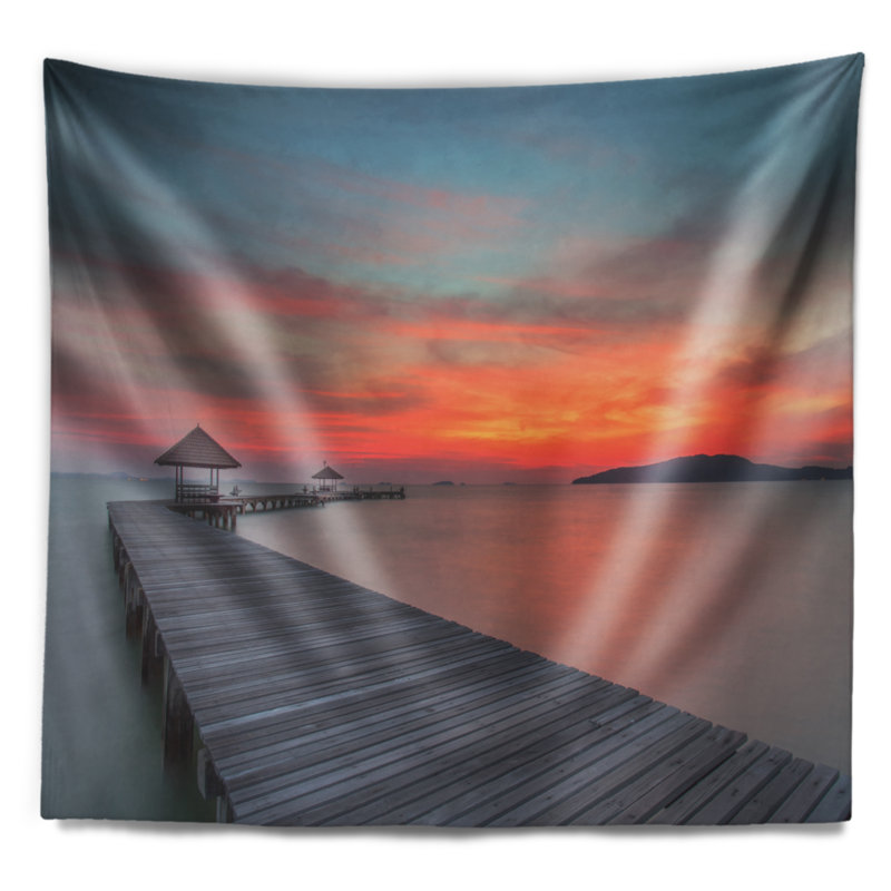 Tapisserie de pilier seascape gloomy mer avec une longue de bois, H 32 po x l 39 po