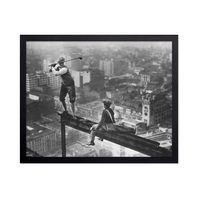 Golf sur un gratte-ciel, Cadre noir, Affiche, H 12 po x l 16 po