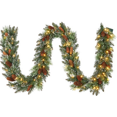 Guirlande de Noël 9 pi avec lumières de cyprès et baies rouges, vignes de Noël artificielles pour l'intérieur et l'extérieur, fenêtre de Noël