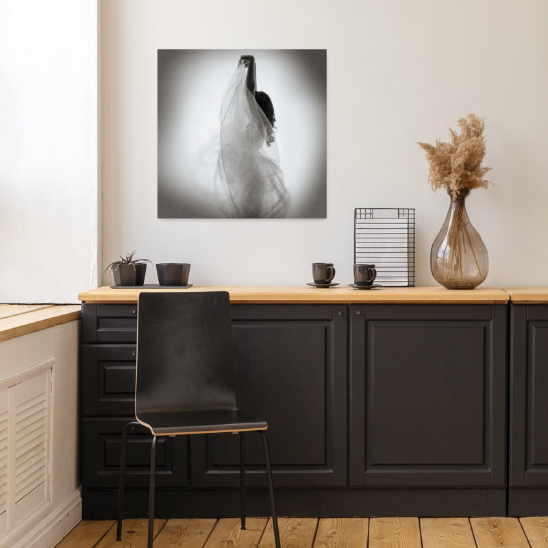 «Graceful Fabric Dance», art délicat éthéré délicat, H 18 po x l 18 po