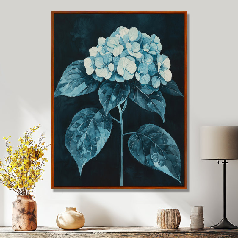 Hortensias monochromes dans l'ombre du jardin II - hydrangées, art mural, H 32 po x l 16 po, Impression encadrée flottante