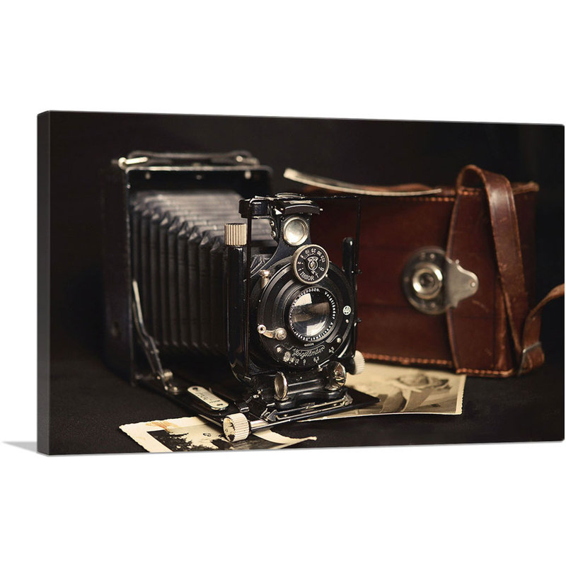 Appareil photo rétro - reproduction de photo sur toile tendue, H 26 po x l 40 po x P 0,75 po