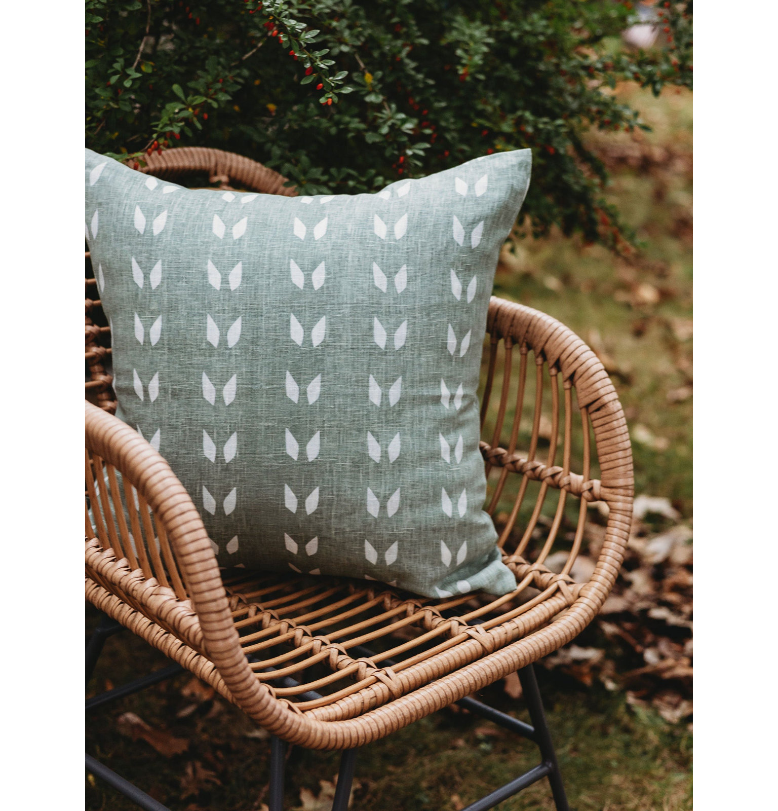 20" x 20" Linen Pillow Cover, Square 20", Sage Green/White Geometric