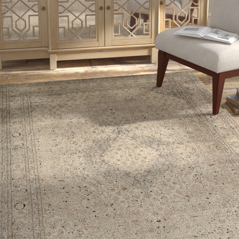 Mahfuze Oriental Indoor Rug, Rectangle 3'7" x 5'7"