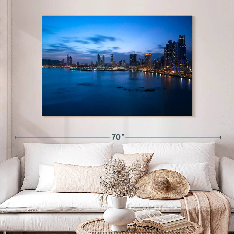 Hannes Panama, 34" H x 51" W