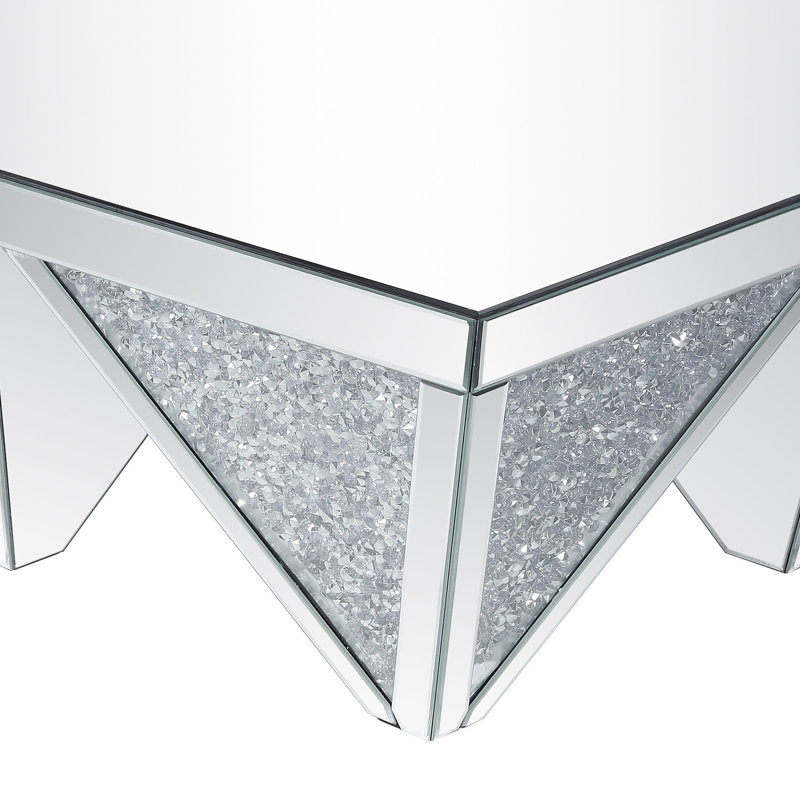Table basse, miroir et faux diamants