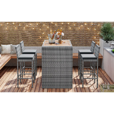 Go 5-Pieces Outdoor Patio Wicker Bar Set, Bar Height Chairs With Non-Slip Feet And Fixed Rope, Removable Cushion, Acacia Wood Table Top, Brown Wood And Gray Wicker