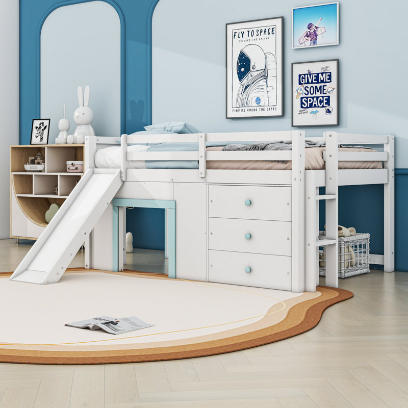 Lit mezzanine double pleine grandeur avec glissière et tiroirs de rangement, échelle
