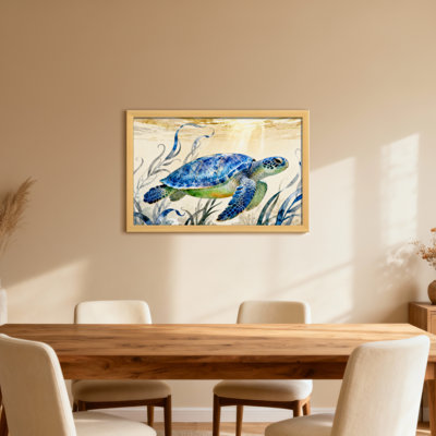 Animal tortue de mer nageant parmi les herbes marines