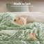 Jeté réversible en fausse fourrure froncée vert sauge 50 x 60 po-114466621