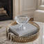 Ensemble de 2 coupes décoratives en cristal d'inspiration vintage, à la silhouette large et aux bords finement festonnés, parfaites pour l'élégance et la polyvalence.