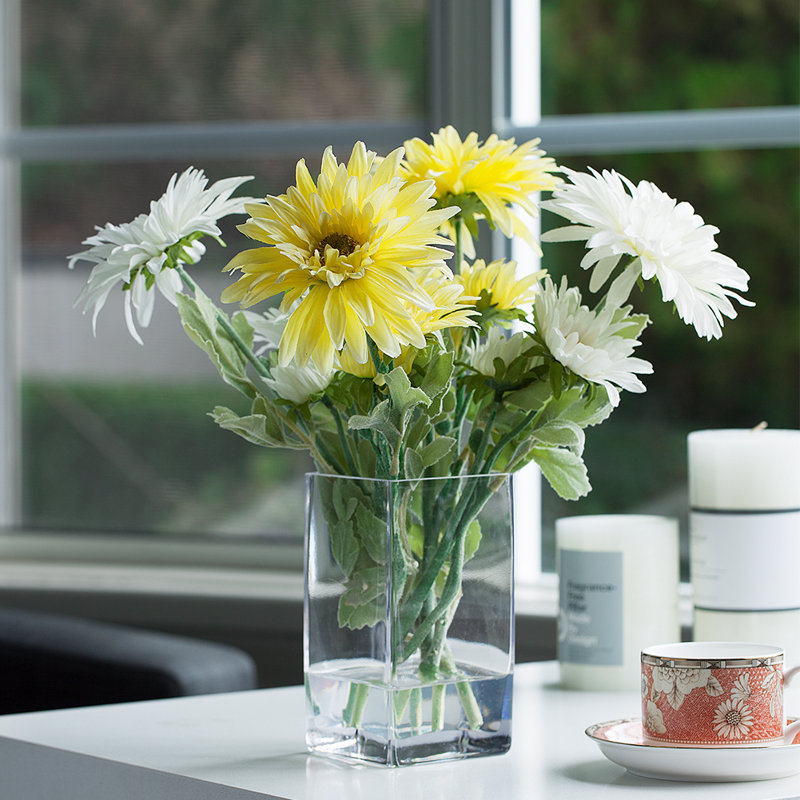 Faux Silk Daisy Arrangement in Vase