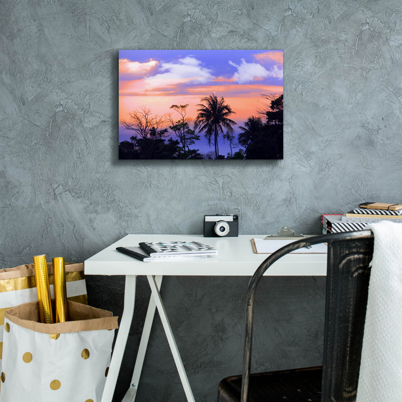 «Coastal Palms 3» par Mark Ashkenazi, art mural sur toile, H 12 po x l 18 po x P 0,75 po