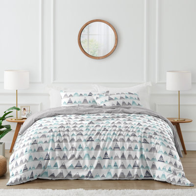 Mountains Reversible Comforter Set