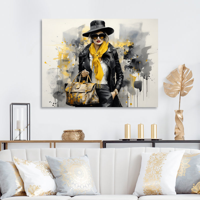 " Yellow and Grey Fashionistas Portrait I " Mixed Media Print, H 12 po x l 20 po, Encadrement doré