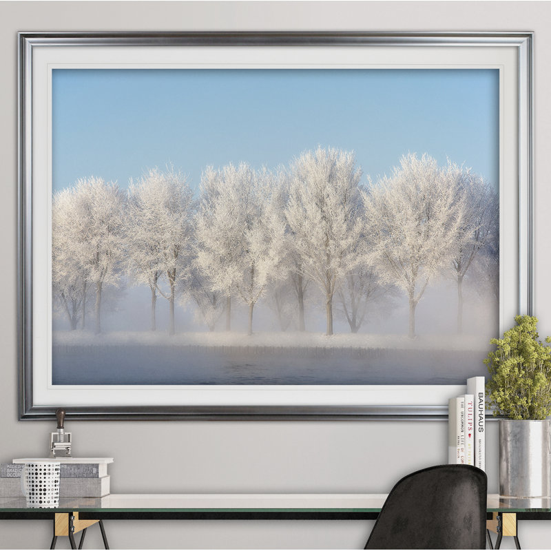 « frozen lane », reproduction de peinture à l’acrylique encadrée, H 24 po x l 32 po x P 1,5 po, Argent