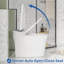 Toilette commerciale intelligente avec bidet intégré - siège chauffant, couvercle automatique, chasse d'eau avec détecteur de pieds, double commande - eau chaude, sécheuse, veilleuse, télécommande - pièce allongée moderne