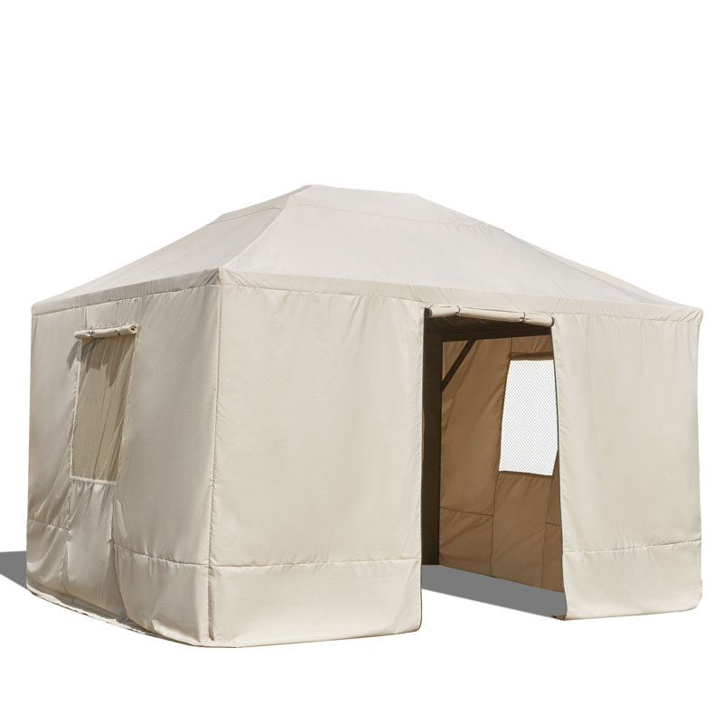 Arrêtez les dommages hivernaux! La housse de pavillon 10 pi x 13 pi Ultimate crée un espace de rangement supplémentaire pour les meubles de patio