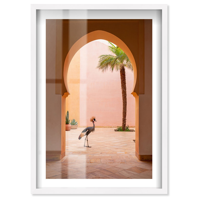 «Crowned Grace Shadowbox Print Coastal Art Prints» par Notoriart, cadre blanc, 11 x 16, H 16 po x l 11 po, Blanc