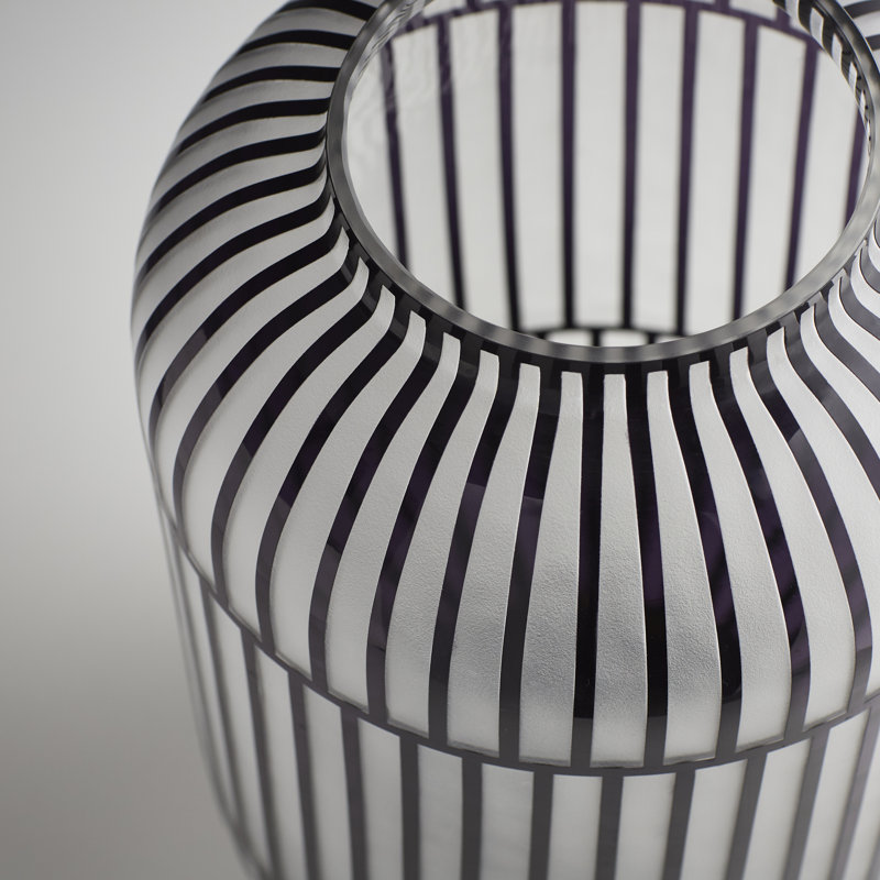 Vase de table en verre noir / blanc, H 13,5 po x l 9 po x P 9 po