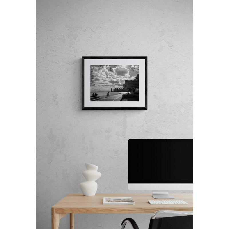 Lac Michigan par Vincent Dupont Blackshaw, H 25 po x l 33 po, Toile avec cadre noir