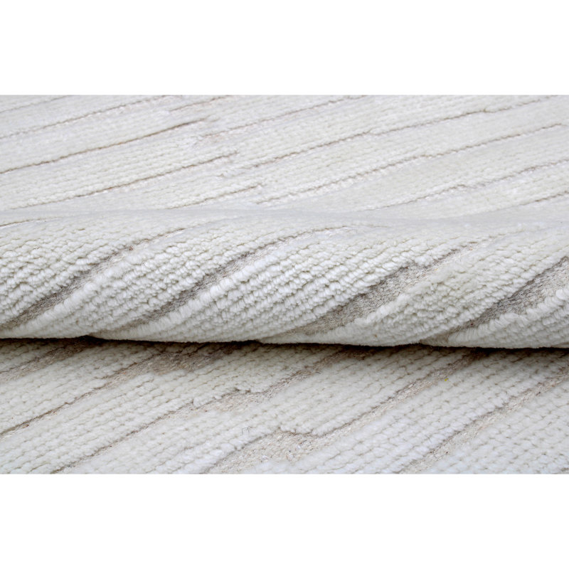 Wool Abstract Area Rug in Ivory/White