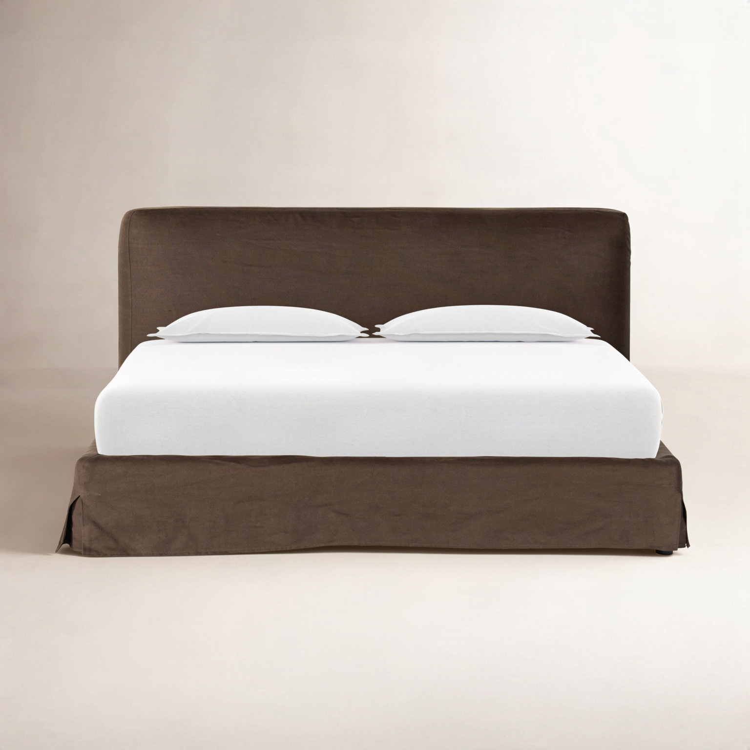 Vittorio Upholstered Bed, Queen, Brussels Coffee