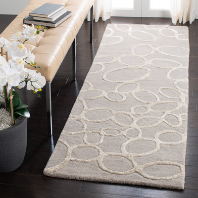Claudian Hand Tufted Wool/Cotton/Viscose Geometric Rug in Grey