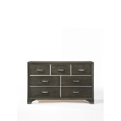 Sophisticated 7-Drawer Dresser With Exquisite Craftsmanship And Functional Design