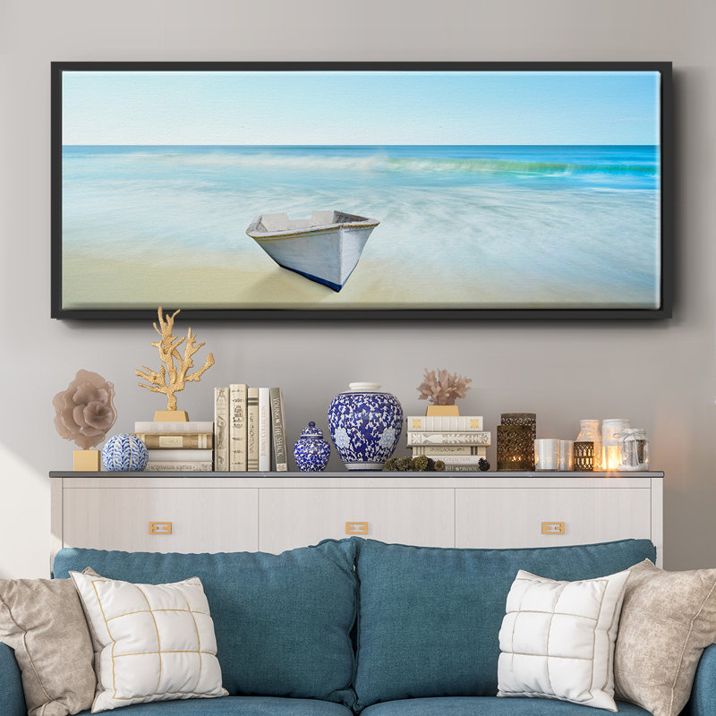 Bateau sur une plage IV - toile encadrée, H 12 po x l 30 po