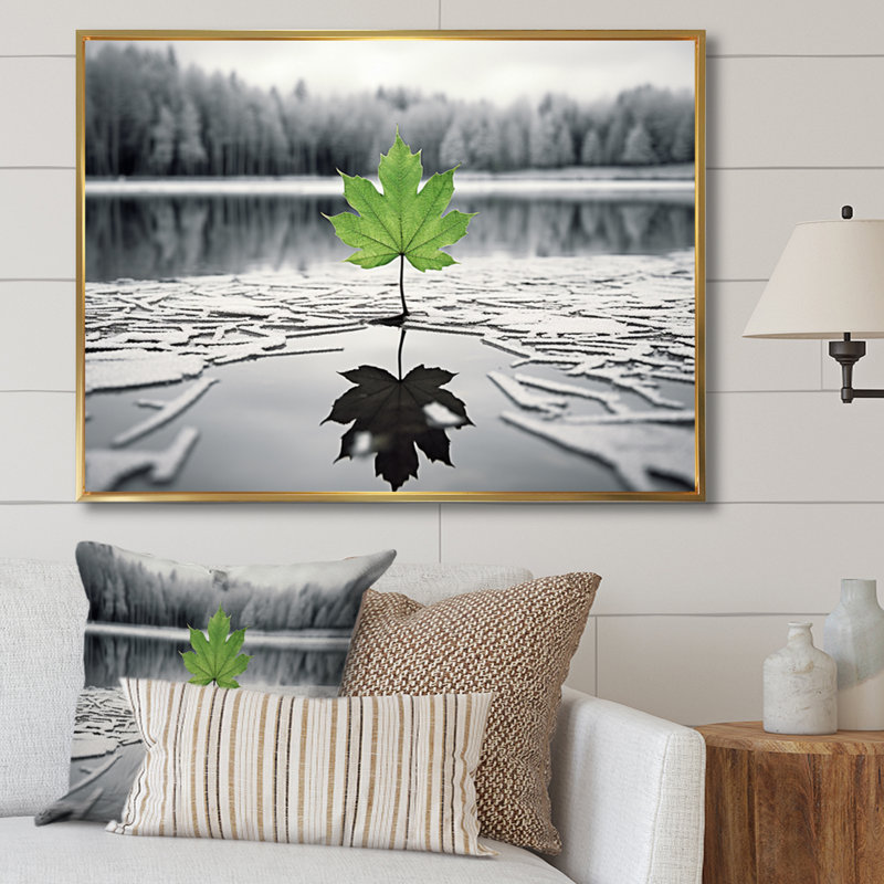 «Green Leaves Solitude In Winter I», Cadre flottant doré, H 30 po x l 40 po